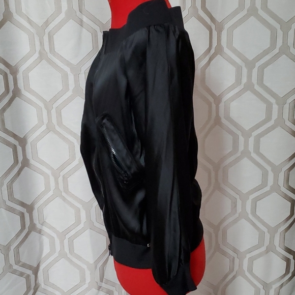 Silk light jacket or off the shoulder top - Picture 5 of 8